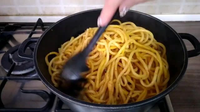 آموزش اسپاگتی ایتالیایی فوق العاده خوشمزه و خاص با قارچ