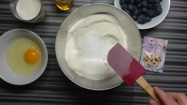 طرز تهیه کیک بلوبری | دستور کیک میوه ای آسان