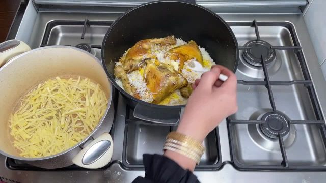 طرز تهیه کاری پلو شیرازی خوشمزه و مجلسی با مرغ
