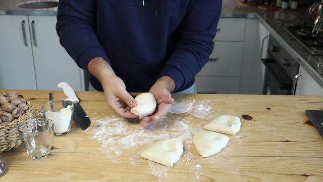 طرز تهیه خفن ترین ساندویچ یونانی (گیروس) با سس تسازیکی و نان پیتا