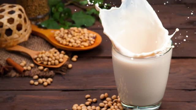 خواص شیر سویا برای سلامتی | ویدیو