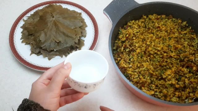 طرز تهیه دلمه برگ مو فوق العاده خوشمزه غذای سنتی ایرانی