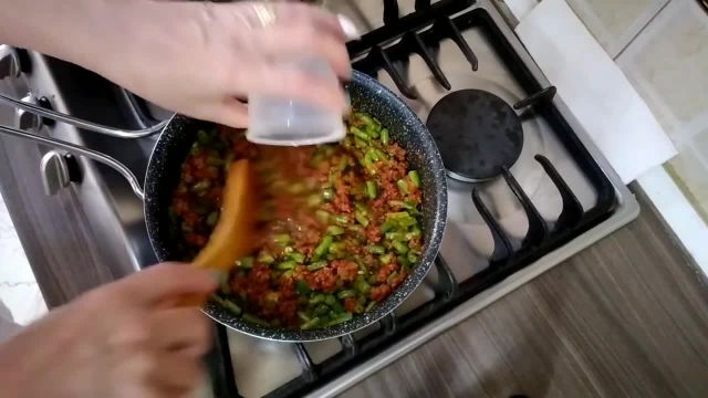 روش پخت لوبیاپلو با گوشت چرخکرده خوشمزه و فوری با دستور آسان