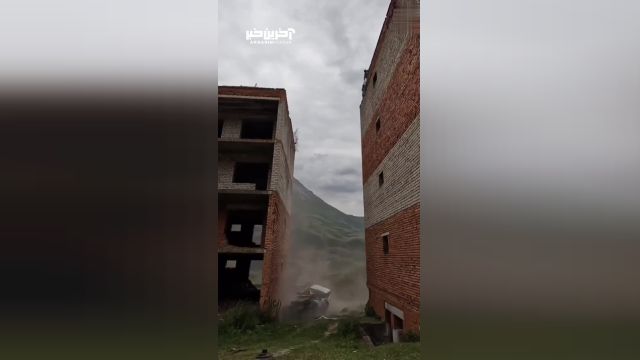 پرش ناموفق یک بدلکار با خودرو از بالای ساختمان | ویدیو