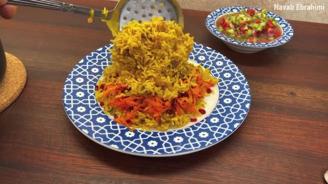 طرز تهیه هویج‌ پلو گیاهی با قارچ و سالاد شیرازی فوق العاده خوشمزه و پرطرفدار