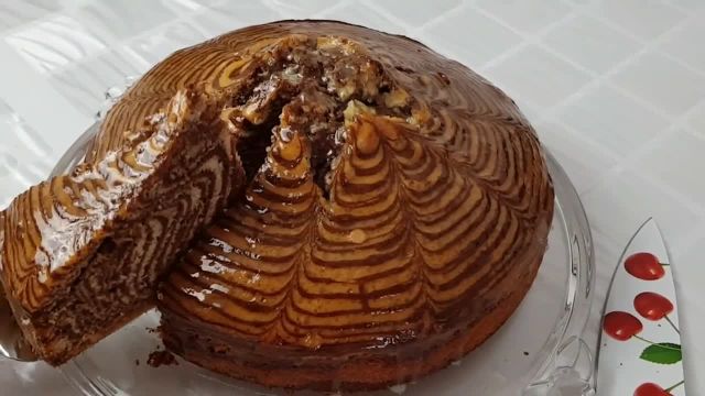 روش پخت کیک مرمری یا زبرا با دستور افغانی فوق خوشمزه و پفدار