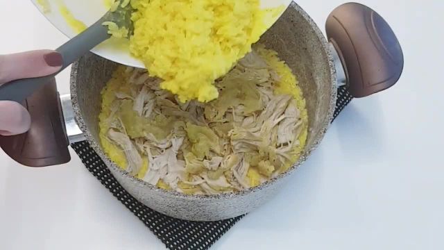 طرز پخت ته چین مرغ مجلسی و خوشمزه با مرغ ریش ریش