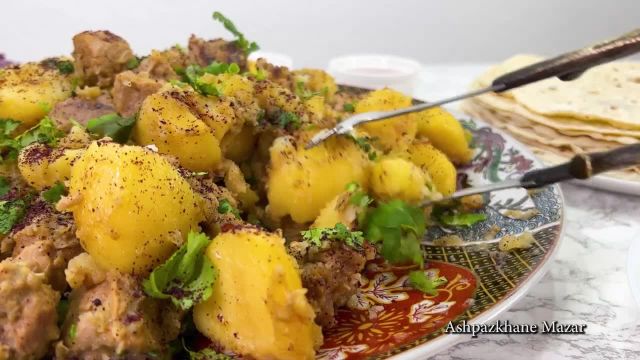 طرز تهیه گوشت و کچالوی فوق العاده خوشمزه غذای محبوب افغان ها