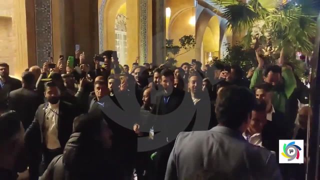 ورود کاروان الهلال عربستان به هتل با شعار هواداران سپاهان