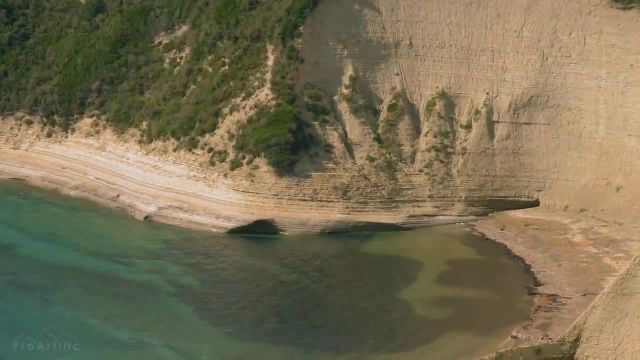 فیلم پهپادی | نمایی از چشم پرنده بر فراز جزیره کورفو