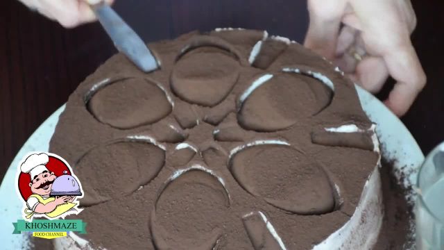 طریقه پخت کیک تولد بدون فر خوشمزه و بی نظیر با بافت اسفنجی