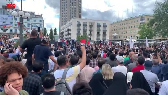 تجمع گسترده معترضان علیه توهین به قرآن کریم در مرکز استکهلم