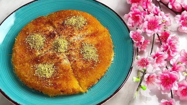 فیلم طرز تهیه کنافه پنیری ترکی به روش ساده و بدون فر