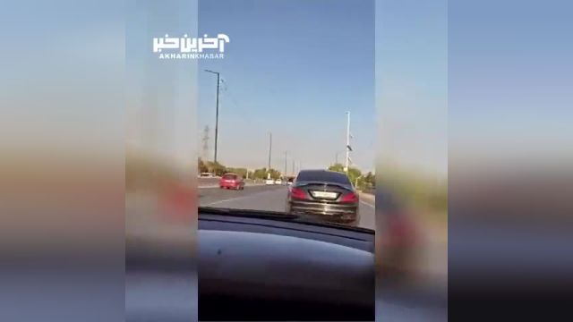 حرکات جنون آمیز راننده مرسدس بنز در یکی از بزرگراه‌ های تهران | ببینید