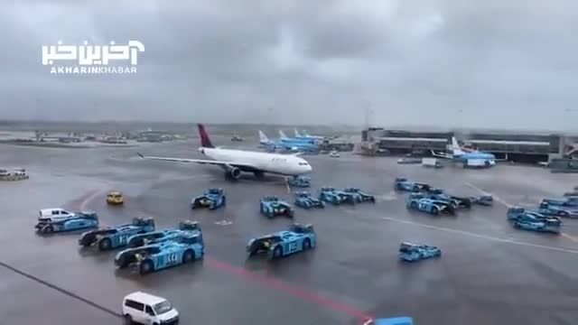 وقتی هواپیما به طور اشتباه در باند فرود می‌آید!