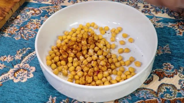طرز تهیه نخودک خوشمزه و پر خاصیت تنقلات اصیل ایرانی