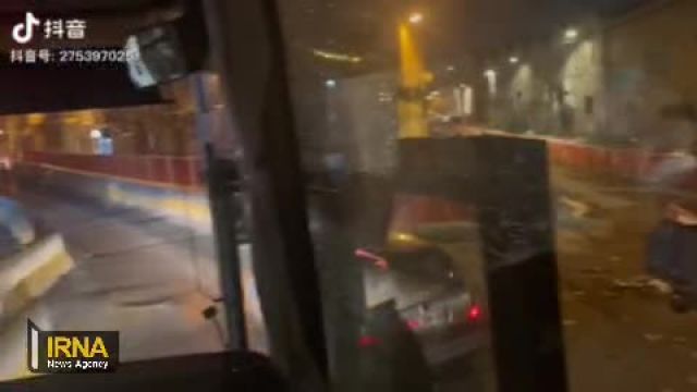 معترضین فرانسویی به اتوبوس حامل اتباع چینی حمله کردند | ویدیو