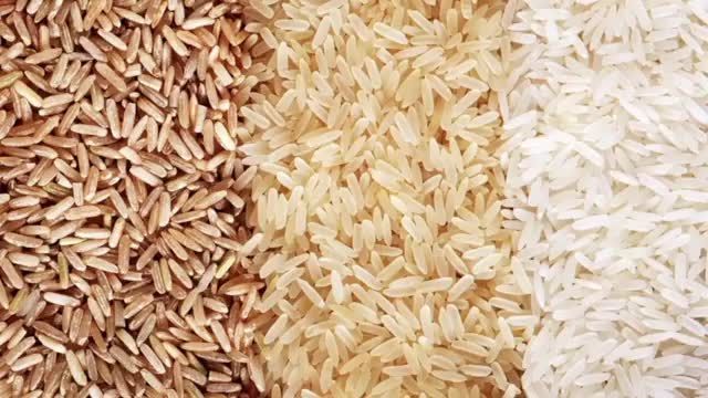 چگونه برنج اصل را از برنج تقلبی و پلاستیکی تشخیص دهیم؟ | ضررهای برنج پلاستیکی