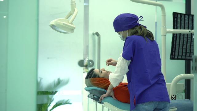 مراحل انجام کامپوزیت دندان در کلینیک دندانپزشکی بارانا