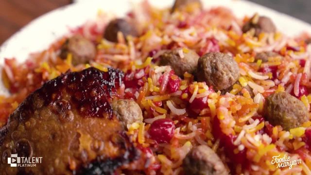 طرز پخت آلبالو پلو خوشمزه و مجلسی با گوشت قلقلی غذای ایرانی اصیل