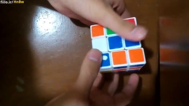 ویدئو آموزشی حل کردن مکعب روبیک