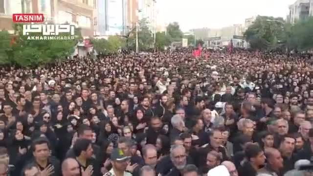 علی میرزایی | تشییع شهید «علی میرزایی» بر روی دست عزاداران حسینی