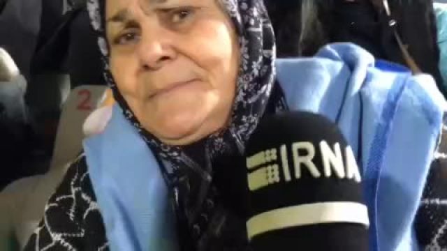 شگفتی واقعی: حضور بانوی 77 ساله در ورزشگاه آزادی برای اولین بار در ویدیو فوق العاده