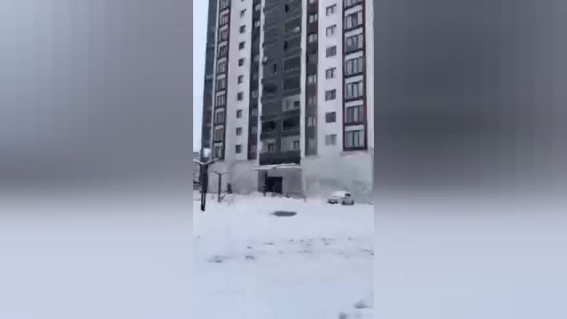تخریب ناگهانی یک ساختمان در ترکیه | ویدیو