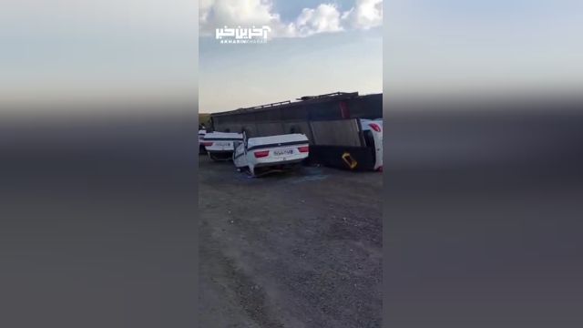ویدئویی از واژگونی همزمان 5 خودروی پژو پارس در جاده تبریز