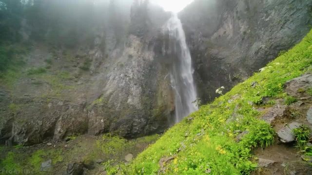 مناظر شگفت‌انگیز طبیعت و صدای آبشار کوه رینیر | آبشار دنباله‌ دار در حرکت آهسته