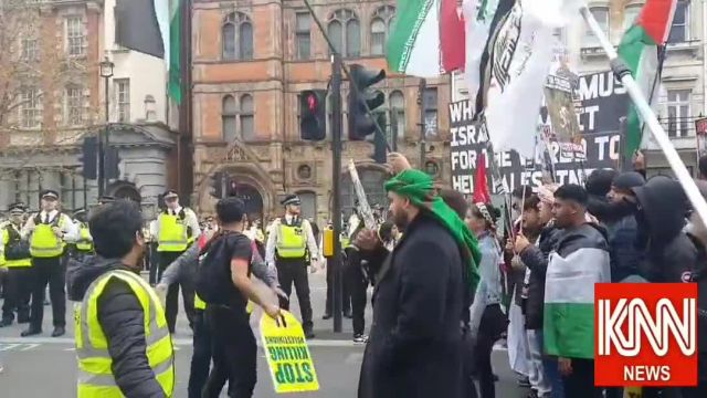 هزاران نفر در لندن علیه جنایات رژیم صهیونیستی تظاهرات کردند | ویدیو