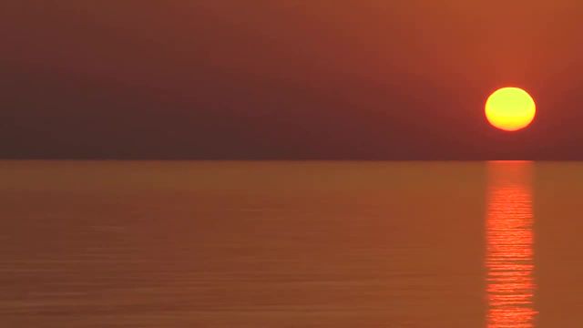 تایم لپس طلوع خورشید با نمای دریا | ویدیو HD رایگان