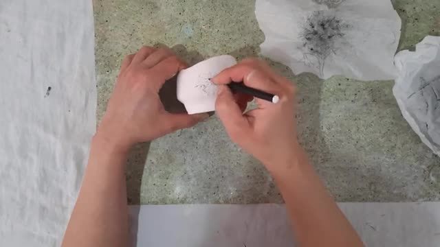آموزش تکنیک زیر لعابی - انتقال طرح روی سرامیک با ذغال