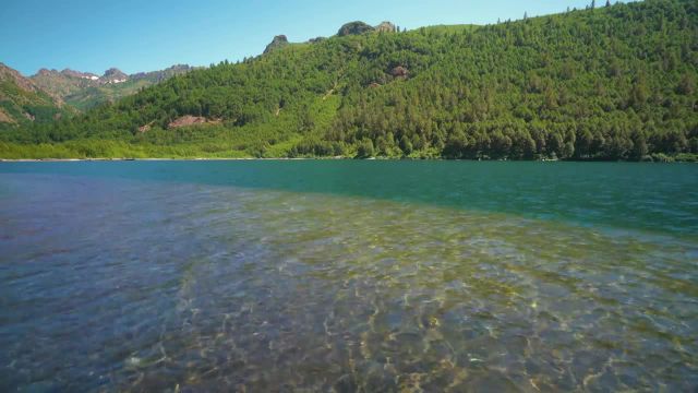 دریاچه کلد واتر در کوه سنت هلن ایالات متحده با وضوح 4K (Ultra HD)