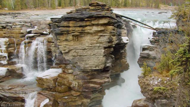 صدای آرام بخش از آبشار آتاباسکا، کانادا برای تمرکز، کار و مطالعه | آبشار زمستانی