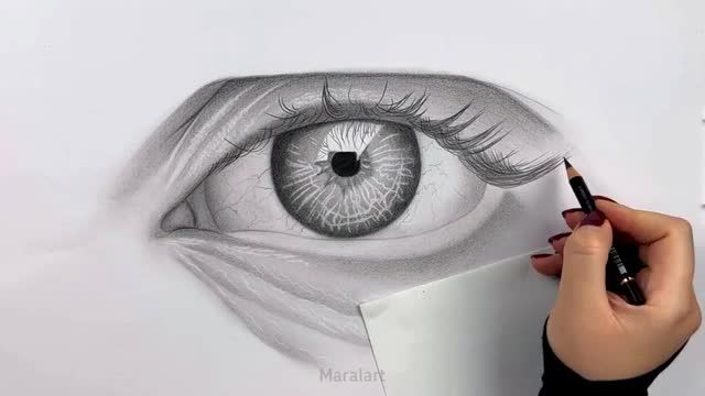 آموزش طراحی و نقاشی چشم هایپررئال در ابعاد بزرگ با مداد سیاه