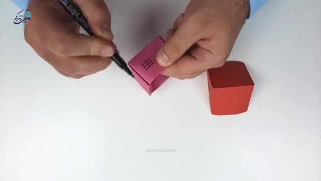 چگونه با استفاده از کاغذ رنگی کاردستی خونه بسازیم؟