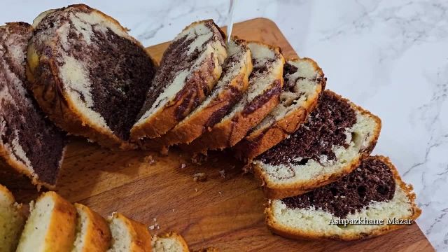 آموزش پخت 2 کیک پاند با طعم بادام و کاکائو با یک خمیر