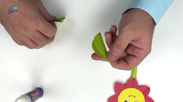 آموزش ساخت کاردستی گل با کاغذ رنگی