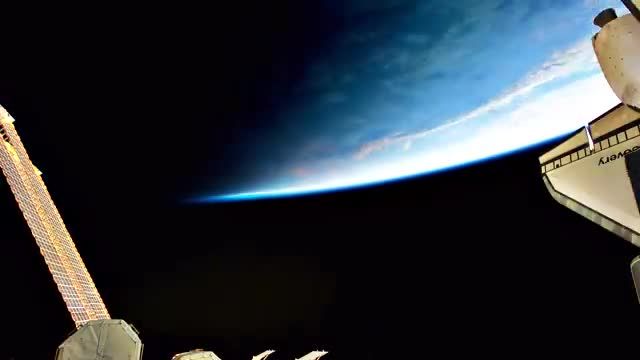 ویدیوی تایم لپس زمین زیبا 4K (شب و روز، شفق قطبی)