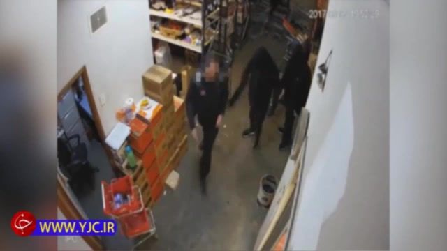 حمله دو سارق مسلح نقابدار به کارگر انبار فروشگاه