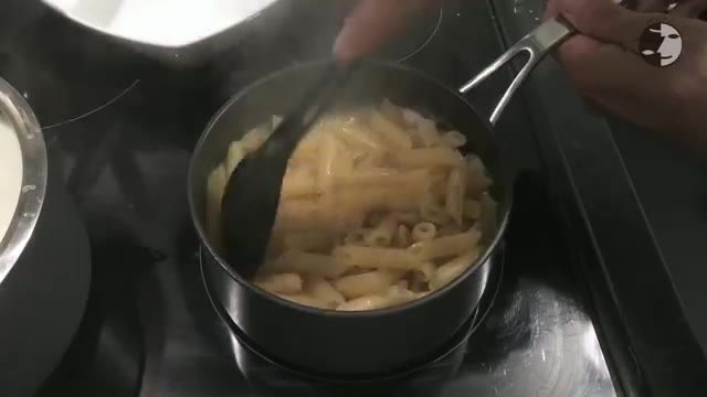 How To Make Pesto Pasta - آموزش درست کردن پاستای پستو