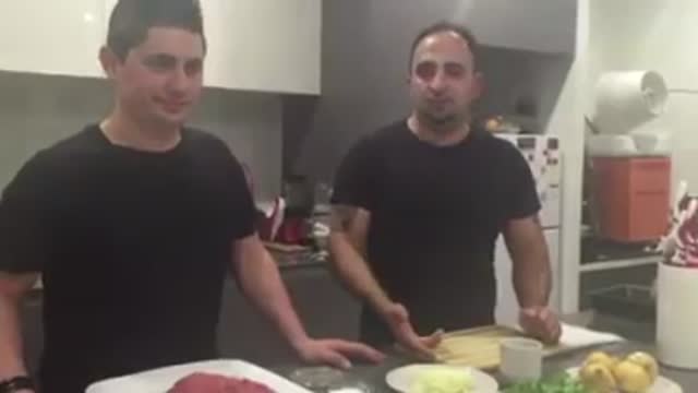 ‫آموزش همبرگر مخصوص همراه با جواد جوادی how to make hamburger‬‎