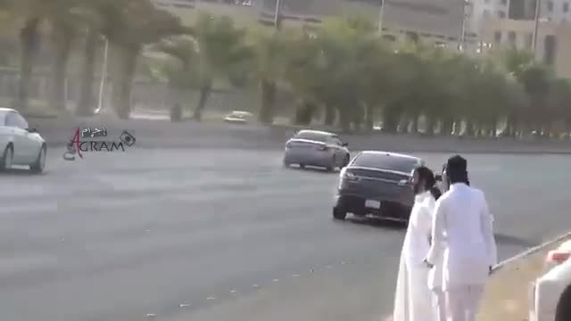 ماشین سواری دیوانه وار عرب ها-اجاره خودرو بدون راننده در تهران