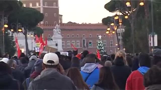 ‫تظاهرات اوارگان در رم‬‎