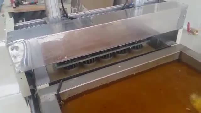 ‫دستگاه تولید شیرینی سنتی نان پنجره ای‬‎
