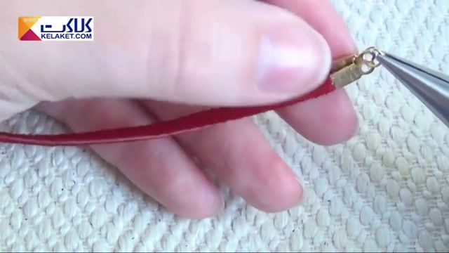 آموزش درست کردن دستبندهای دخترانه با استفاده از جیر مصنوعی و چند حلقه فلزی ساده