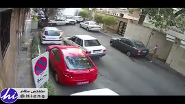 ‫ببینید | اتفاقی عجیب در تهران | رانندگی جنون آمیز با وانت پیکان به سبک جی تی ای‬‎