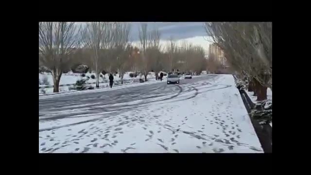 ‫اسکی رو برف با 405 و پراید در ایران -Skiing by Peugeot 405 and Pride in Iran‬‎