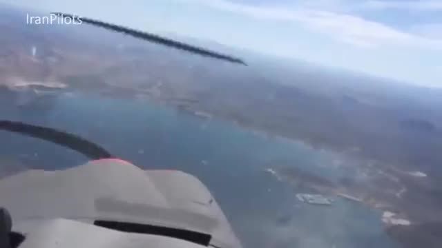 ‫آموزش خلبانی- حرکت زیبای رول از داخل هواپیما‬‎